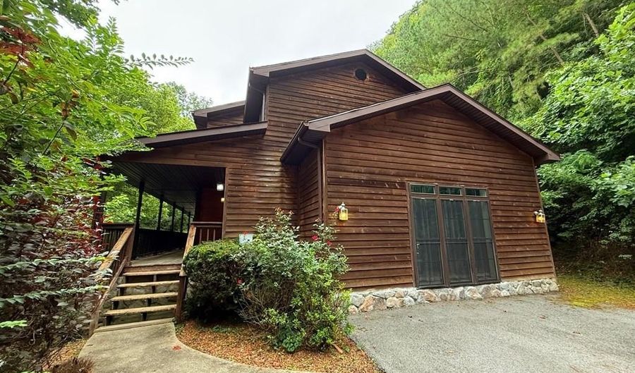 940 Daniels Crk, Banner, KY 41603 - 3 Beds, 3 Bath