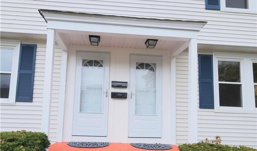 1 Shangri-La Ln, Middletown, RI 02842 - 4 Beds, 2 Bath