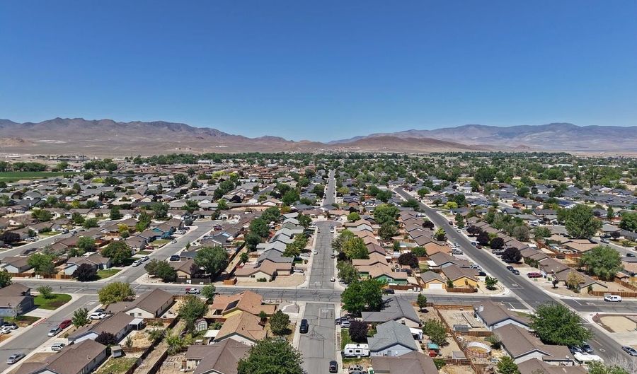835 Columbine Dr, Fernley, NV 89408 - 3 Beds, 2 Bath