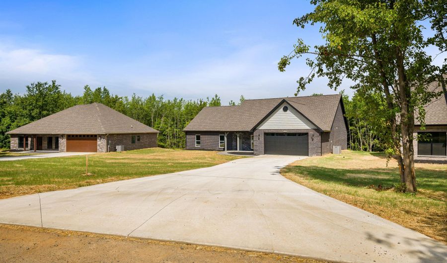1034 N Linden Dr, Alcoa, TN 37701 - 4 Beds, 3 Bath