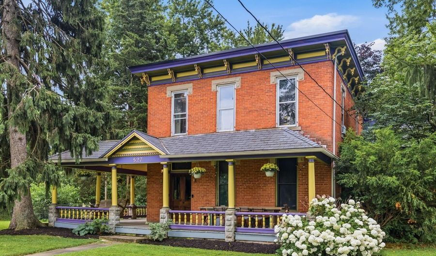 527 E High St, Ashley, OH 43003 - 4 Beds, 2 Bath