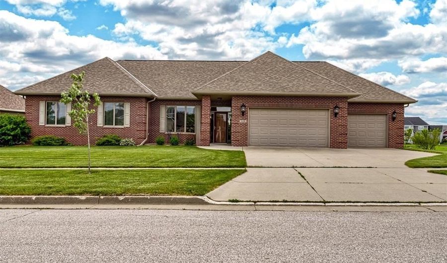 2608 Cottonwood Rd, Ames, IA 50014 - 5 Beds, 3 Bath