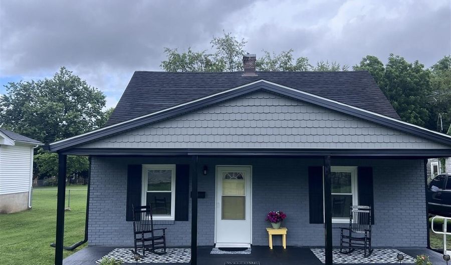 810 Kurtz St, Bardstown, KY 40004 - 2 Beds, 1 Bath