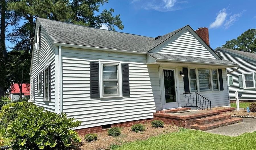917 Pembroke Ave N, Ahoskie, NC 27910 - 4 Beds, 2 Bath
