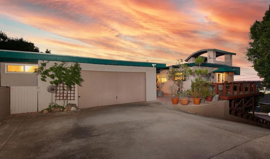 7555 PHOENIX Dr, La Mesa, CA 91941 - 3 Beds, 2 Bath