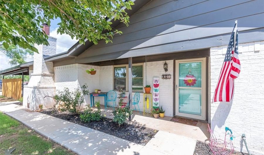601 Ave L, Anson, TX 79501 - 4 Beds, 3 Bath