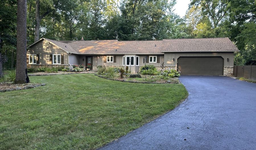 806 Woodridge Ct, Avon, IN 46123 - 3 Beds, 3 Bath