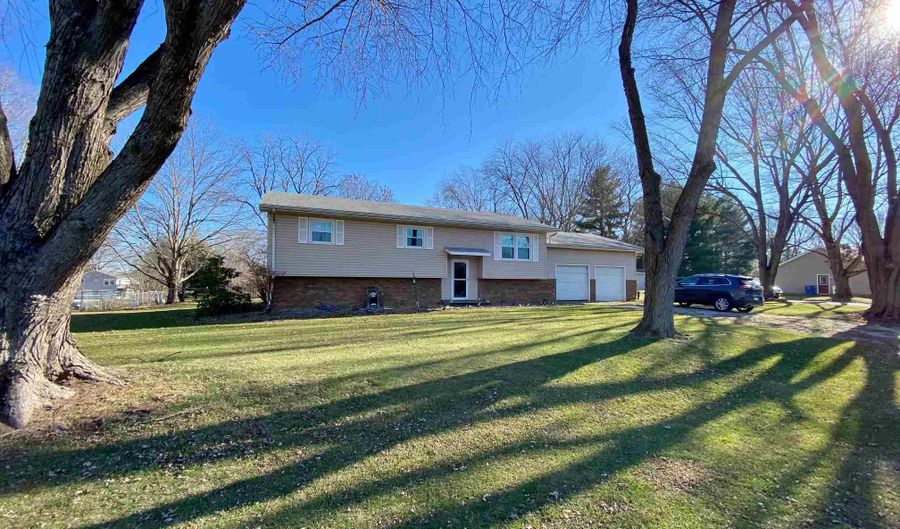 1602 Vinifera Dr, Petersburg, IL 62675 - 3 Beds, 2 Bath