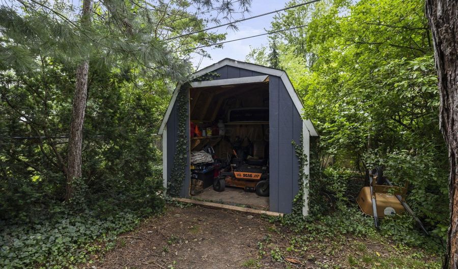 237 Maple Dr, Columbus, OH 43228 - 3 Beds, 1 Bath