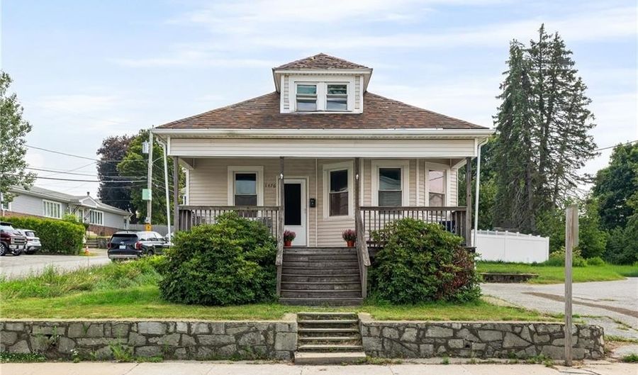 1476 Plainfield Pike, Cranston, RI 02920 - 3 Beds, 2 Bath