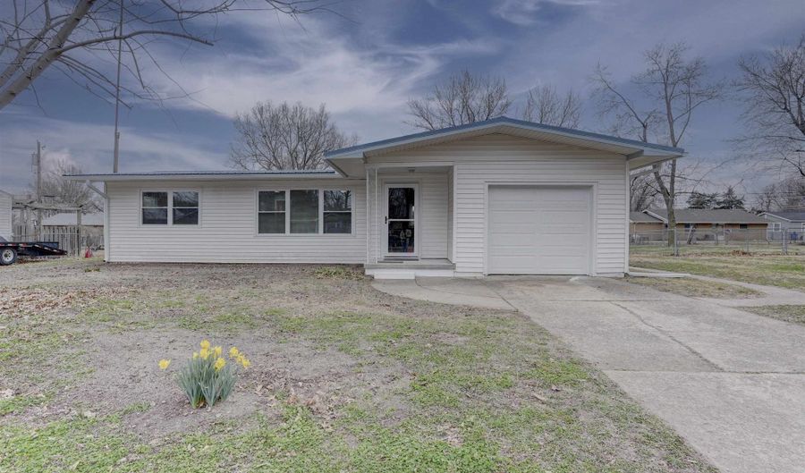 235 Meek Ave, Arkansas City, KS 67005 - 3 Beds, 1 Bath