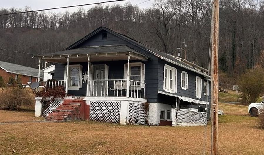 18585 Midland Trl, Ansted, WV 25812 - 3 Beds, 1 Bath
