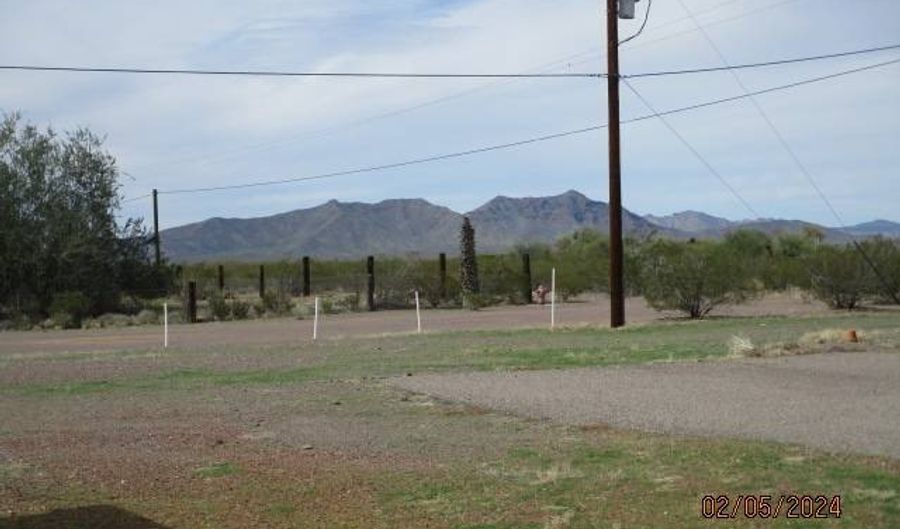 102 E Guinn Rd, Ajo, AZ 85321 - 2 Beds, 1 Bath