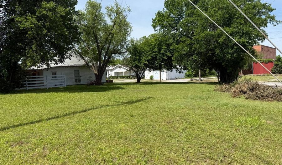 300 C St SE, Ardmore, OK 73401 - 0 Beds, 0 Bath