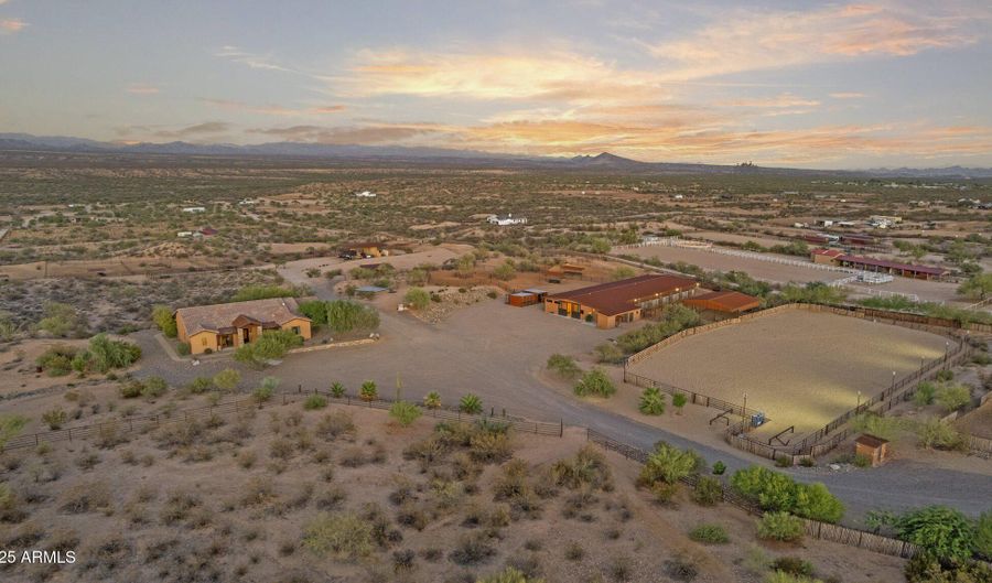 21620 W Buckwheat Ln, Congress, AZ 85332 - 4 Beds, 3 Bath