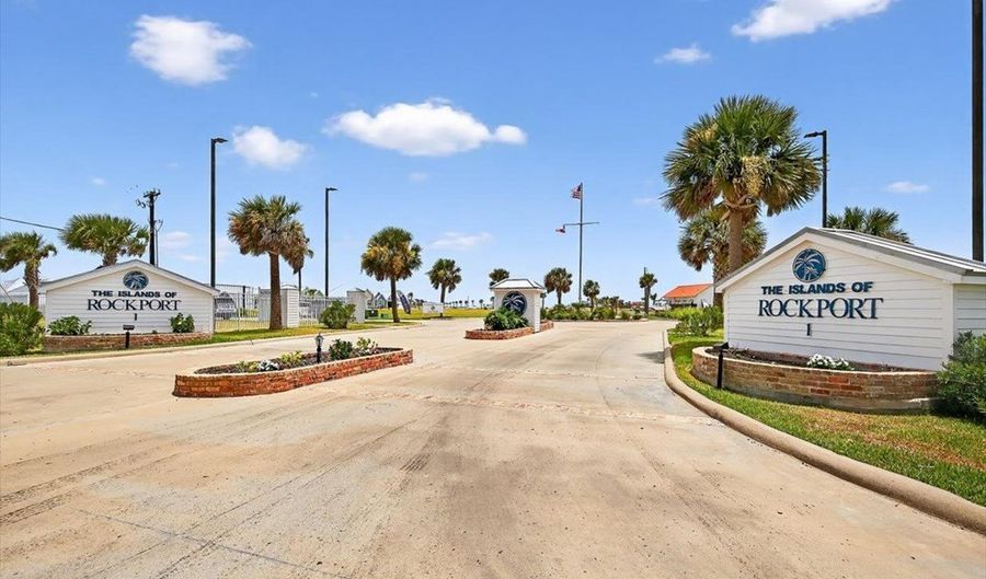 1013 St John Ct, Rockport, TX 78382 - 4 Beds, 4 Bath