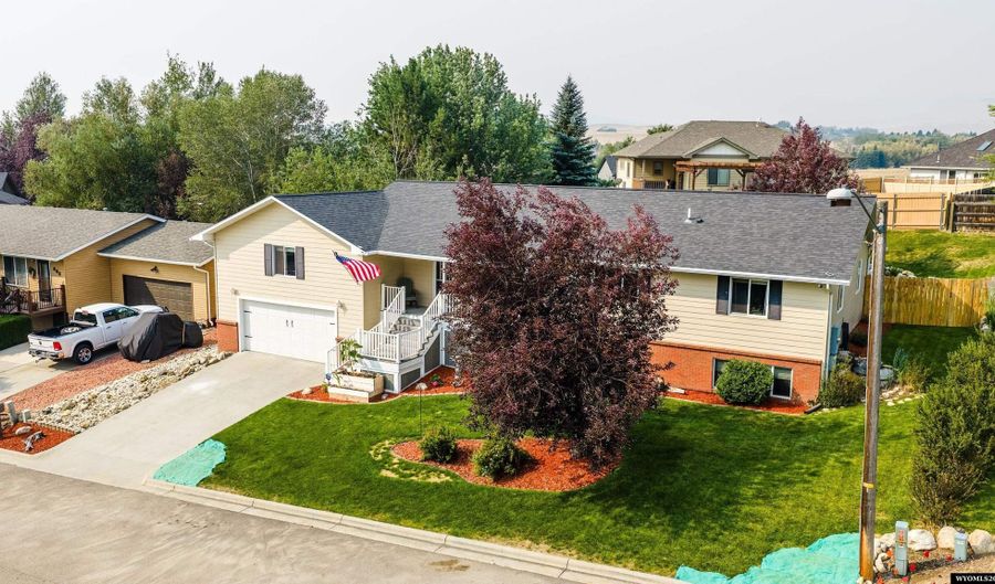 906 Delaware Dr, Buffalo, WY 82834 - 4 Beds, 4 Bath