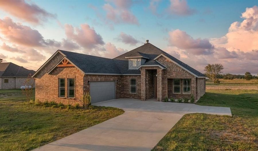 2062 County Road 1612, Alba, TX 75410 - 4 Beds, 3 Bath