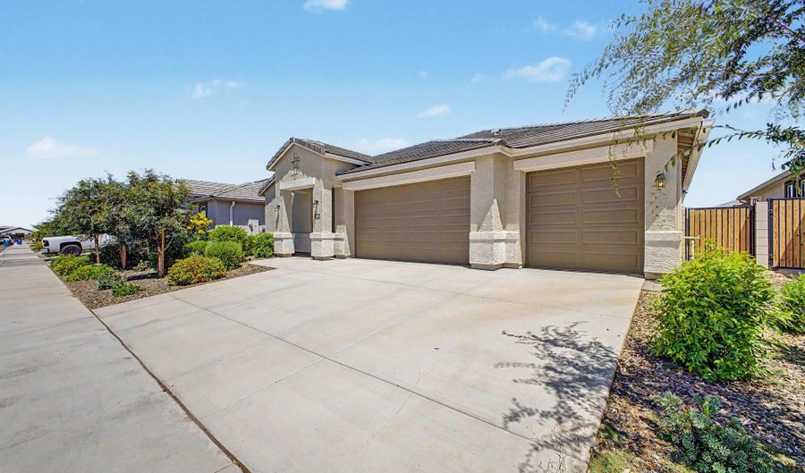 2446 W Stradling Ave, Apache Junction, AZ 85120 - 4 Beds, 3 Bath
