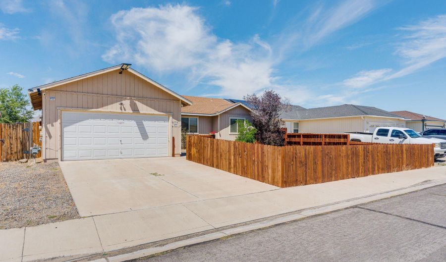 254 Emigrant Way, Fernley, NV 89408 - 3 Beds, 2 Bath