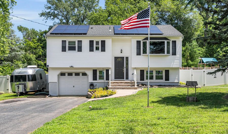 180 Grand Ave, Atlantic Highlands, NJ 07716 - 3 Beds, 2 Bath