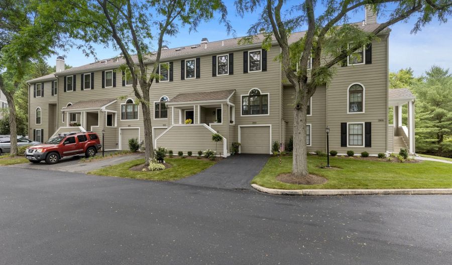 2804 CORNELL Ct, Newtown Square, PA 19073 - 2 Beds, 3 Bath