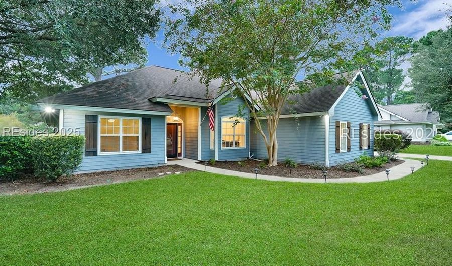 107 Besseleiu Ct, Bluffton, SC 29910 - 3 Beds, 2 Bath