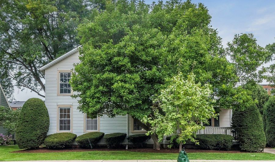 318 W Wing St, Arlington Heights, IL 60005 - 3 Beds, 2 Bath