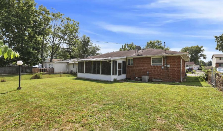 4824 Harbor Blvd, Columbus, OH 43232 - 3 Beds, 2 Bath
