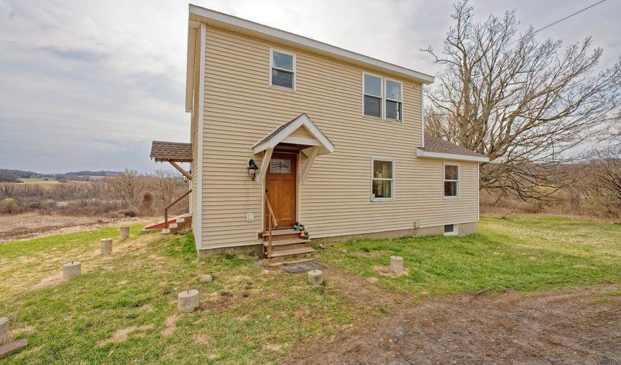 197 Dorn Rd, Amsterdam, NY 12010 - 3 Beds, 2 Bath