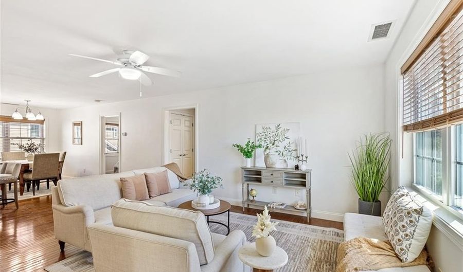 60 Bay Spring Ave A9, Barrington, RI 02806 - 2 Beds, 2 Bath