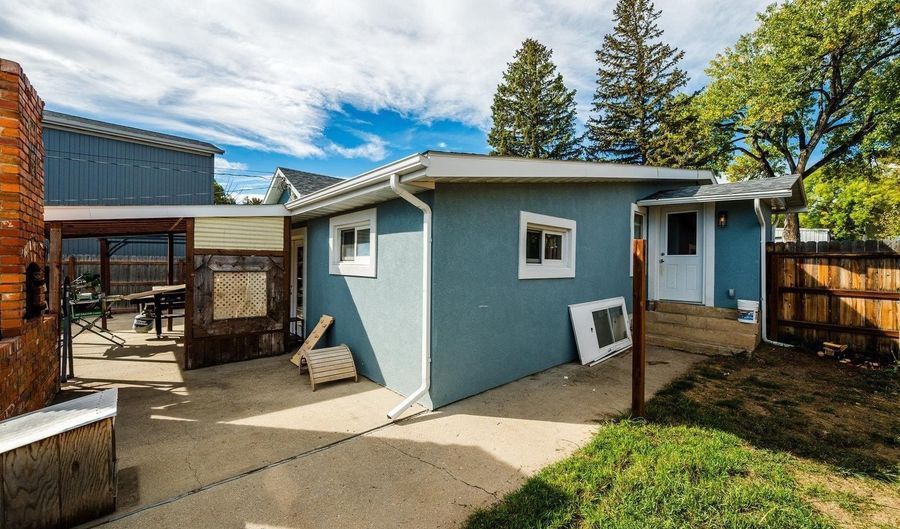 631 N Adams Ave, Buffalo, WY 82834 - 4 Beds, 2 Bath