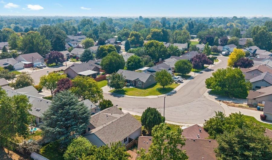 483 S Floyd Dr, Boise, ID 83709 - 3 Beds, 2 Bath