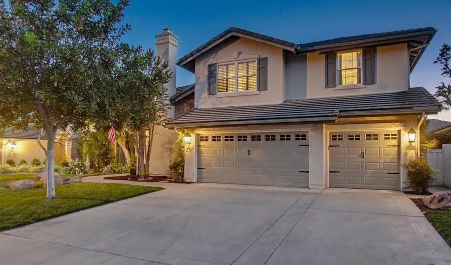 2327 Orchard View Ln, Escondido, CA 92027 - 5 Beds, 4 Bath