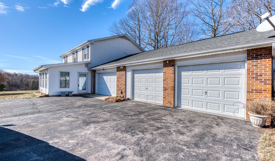 1386 Rocky Hollow Rd, Atkins, VA 24311 - 5 Beds, 3 Bath