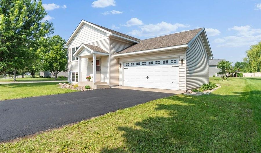1126 Benjamin Dr, Alexandria, MN 56308 - 3 Beds, 2 Bath