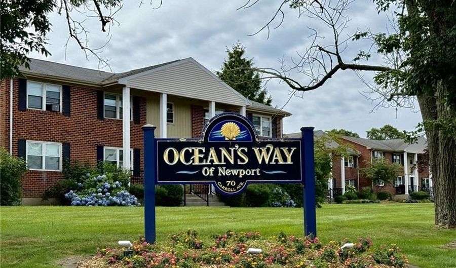 70 Carroll Ave 307, Newport, RI 02840 - 2 Beds, 1 Bath