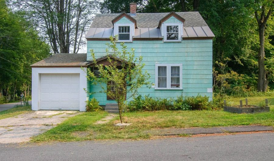 45 Blakeslee St, Brattleboro, VT 05301 - 2 Beds, 2 Bath