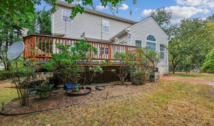 18901 FESTIVAL Dr, Boyds, MD 20841 - 4 Beds, 4 Bath