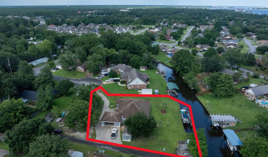 701 S Hill Ct, Biloxi, MS 39532 - 3 Beds, 3 Bath