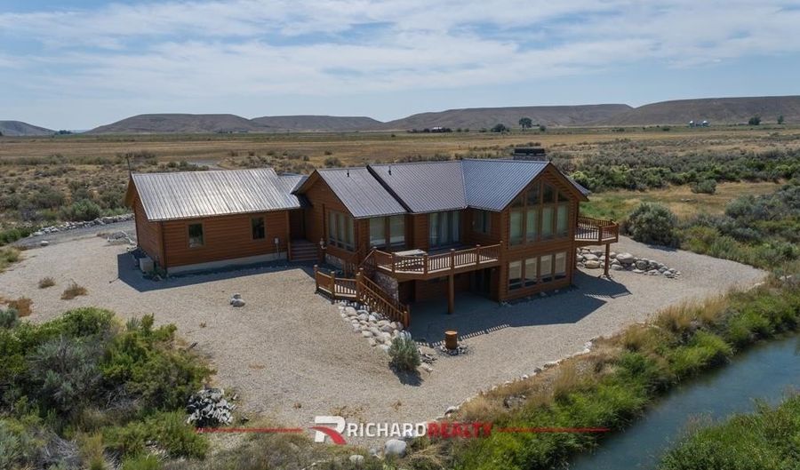 77 Eagle Rock Trl, Clark, WY 82435 - 4 Beds, 4 Bath