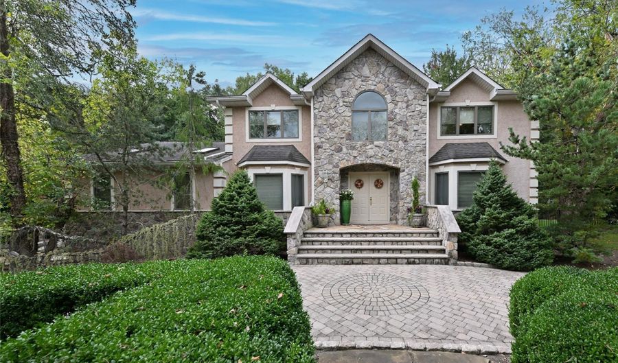 191 Cherry Ln, Airmont, NY 10952 - 5 Beds, 5 Bath