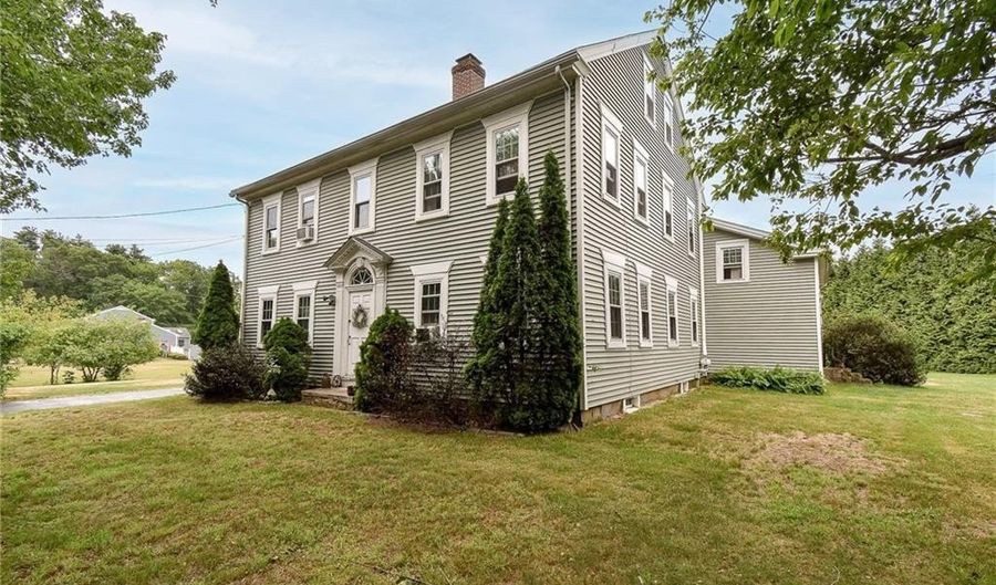 195 Town Farm Rd, Coventry, RI 02816 - 6 Beds, 3 Bath