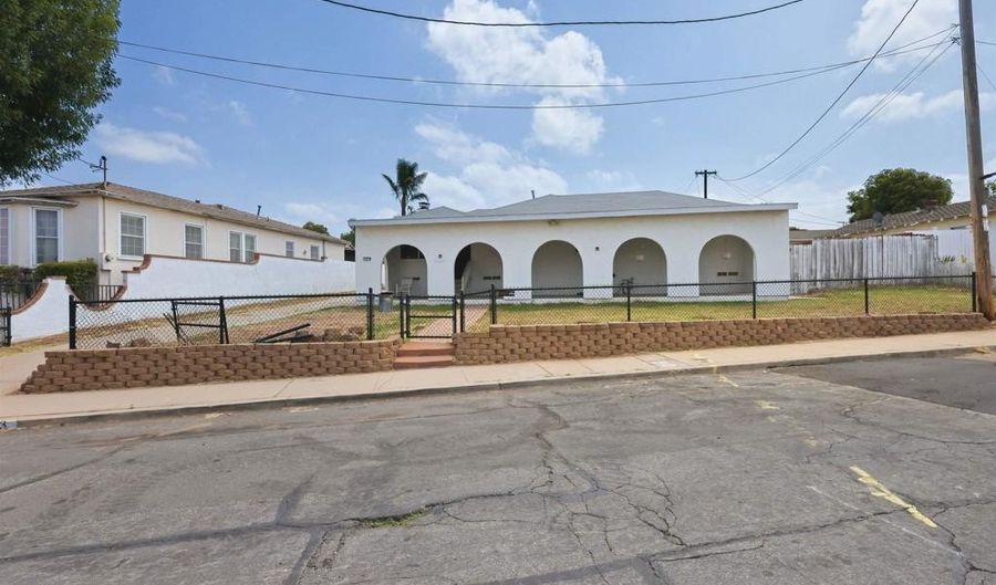 2463 Rancho Dr, San Diego, CA 92139 - 3 Beds, 2 Bath