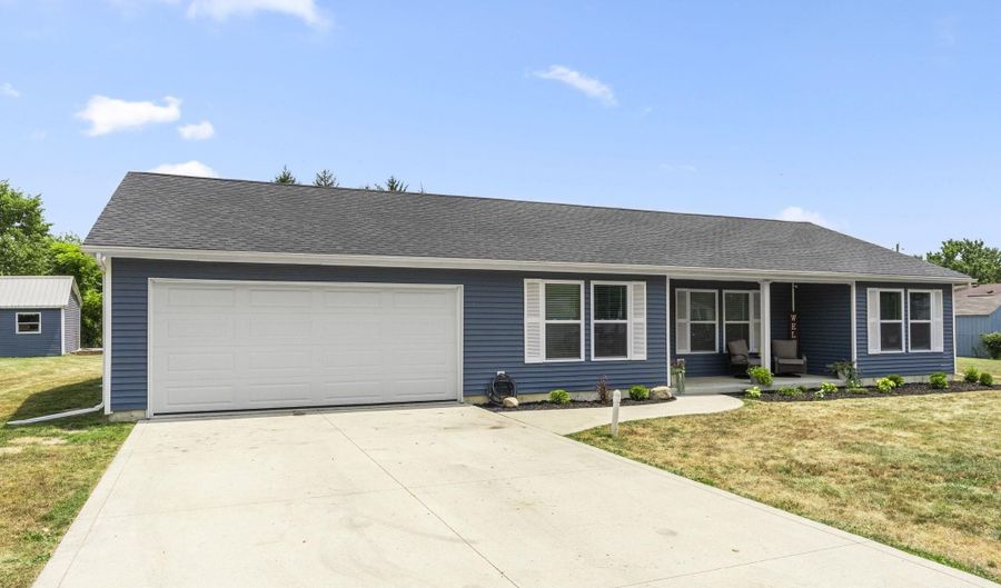 1704 Dallas St, Auburn, IN 46706 - 3 Beds, 2 Bath