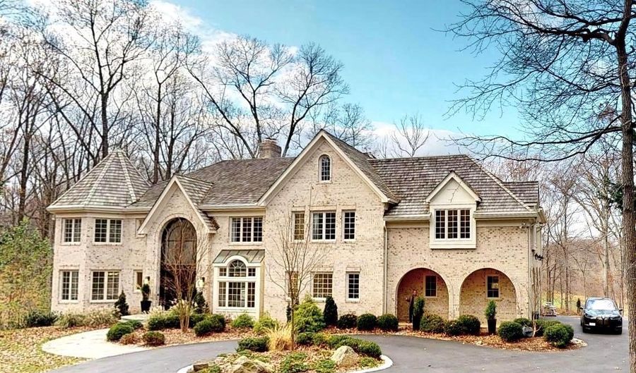 9629 EAGLE RIDGE Dr, Bethesda, MD 20817 - 6 Beds, 8 Bath