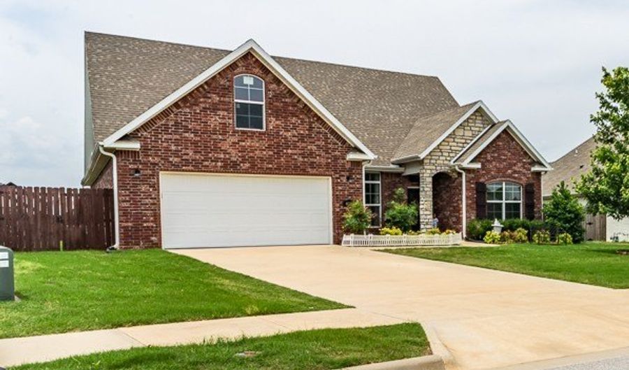 4204 Hollyhock St, Bentonville, AR 72713 - 4 Beds, 3 Bath