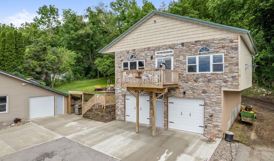 160 N State Road 35, Alma, WI 54610 - 6 Beds, 2 Bath