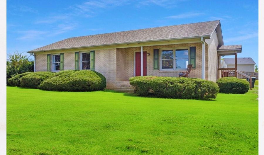164 Old Furnace Rd, Boiling Springs, SC 29316 - 3 Beds, 2 Bath