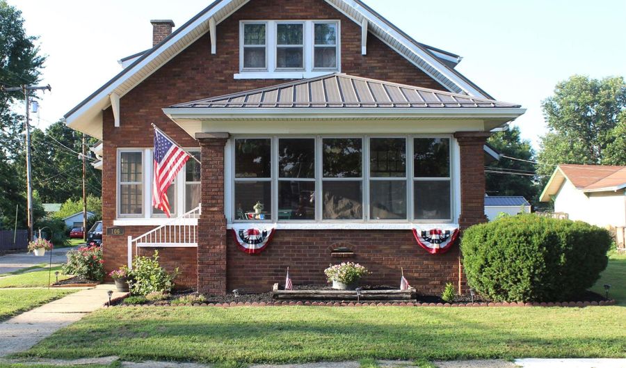 106 E Walnut St, Akron, IN 46910 - 4 Beds, 2 Bath
